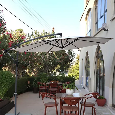 아파트호텔 Layiotis 라르나카