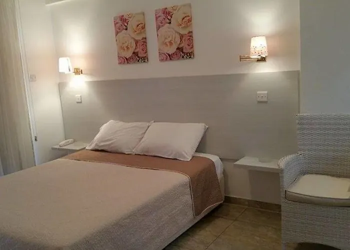 Layiotis Lägenhetshotell