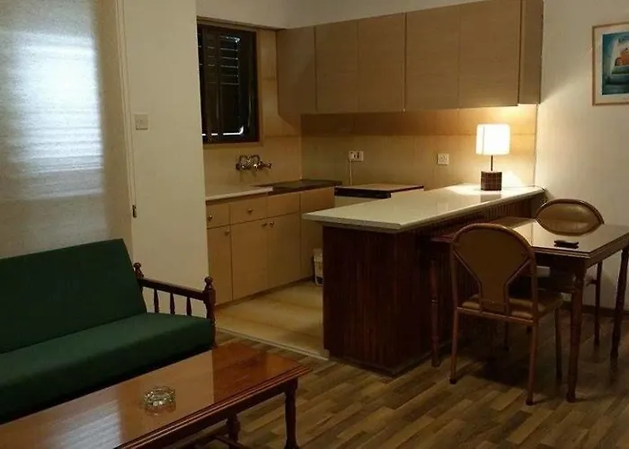 Layiotis Lägenhetshotell Larnaca