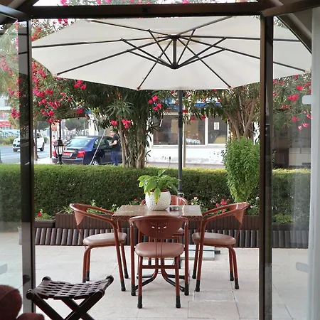 Layiotis 公寓式酒店